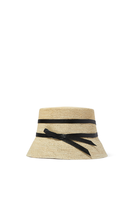 قبعة بتصميم غطاء مصباح بشريط